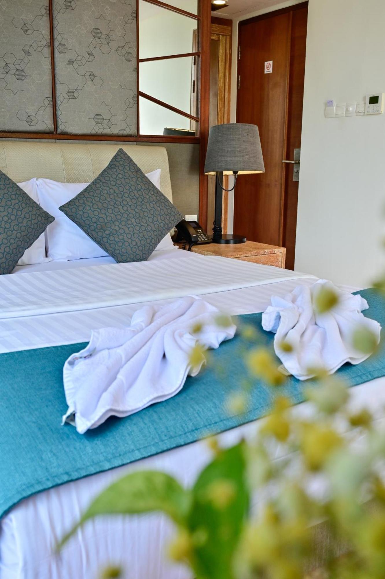 Seasalter Maldives Hotel Hulhumale Exterior photo